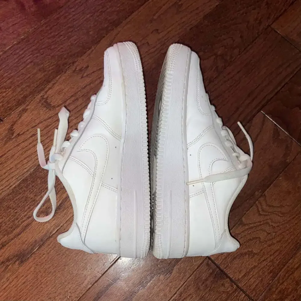 Nike Air Force 1 Triple White Low Boys‎ 6.5Y Streetwear Sneakers